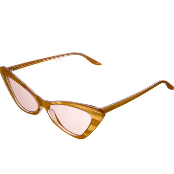 ⚡️GUCCI Yellow Cat-Eye Sunglasses, NWT! Fancy, retro inspired look $595 Retail 💛 - Picture 9 of 16